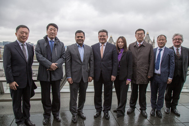 青島市長孟凡利對德才集團英國DC-HD設(shè)計院走訪調(diào)研(圖6)