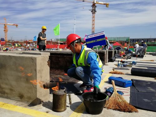 城陽(yáng)區(qū)舉辦建筑業(yè)職業(yè)技能大賽 比學(xué)趕幫超展工匠精神(圖6)