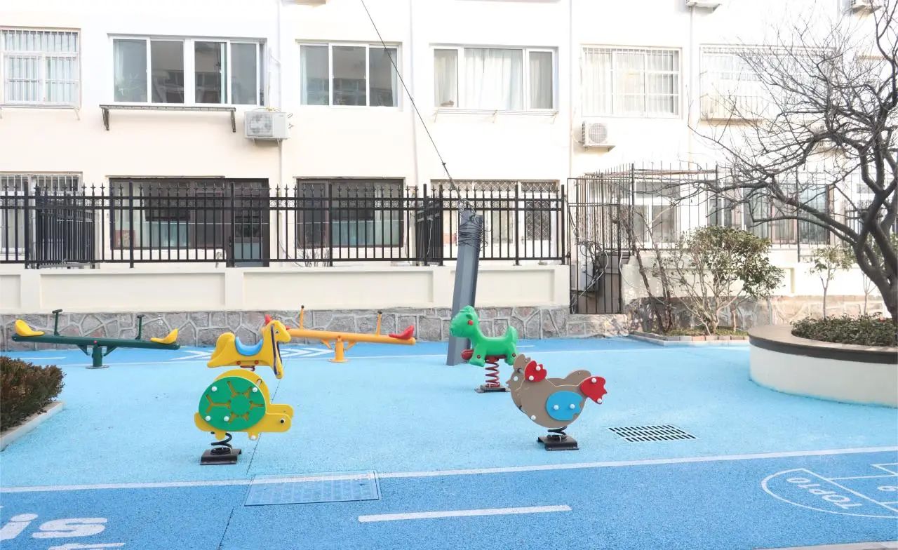 青島市城市更新和城市建設總指揮部對中建聯(lián)合市南區(qū)金湖路海洋特色街區(qū)項目開展觀摩(圖13)